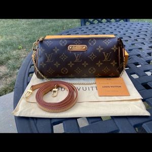 ❌SOLD❌ Eva clutch monogram